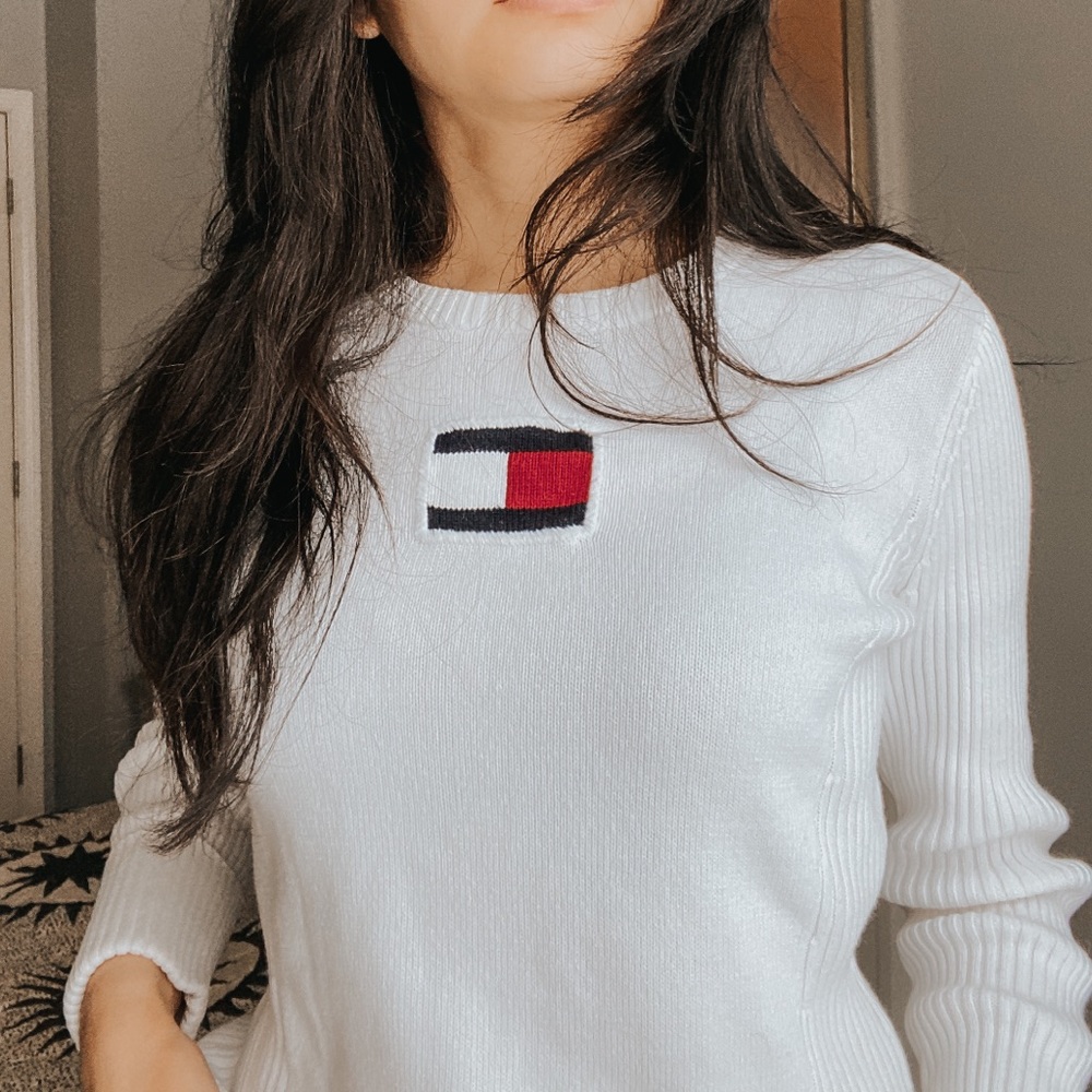 Vintage Tommy Hilfiger Logo Sweater - Picture 2 of 3
